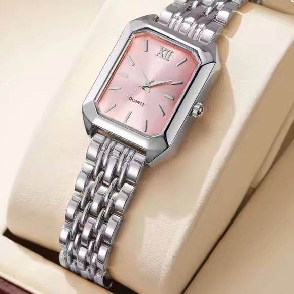 Classic Silver Pink Quartz Watch — Pink Dial & Linked Bracelet main image 3